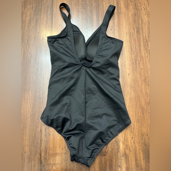 Miraclesuit Oceanus One Piece Size 10 Black Modest Slimming Beach Pool Cruise - Picture 4 of 16